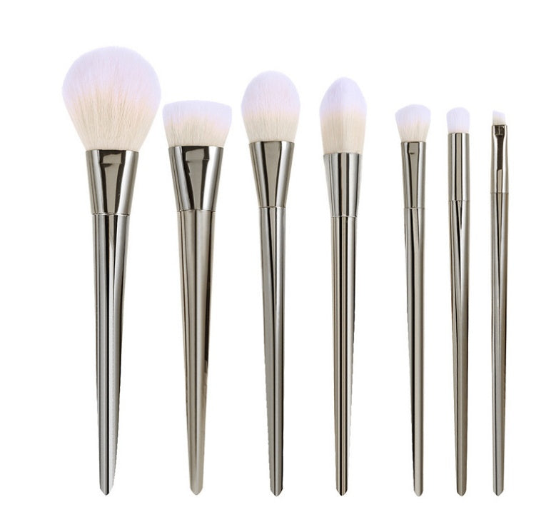 Rhombus 7 makeup brush, makeup brush, brush foundation, eye shadow, brush and makeup. Silver