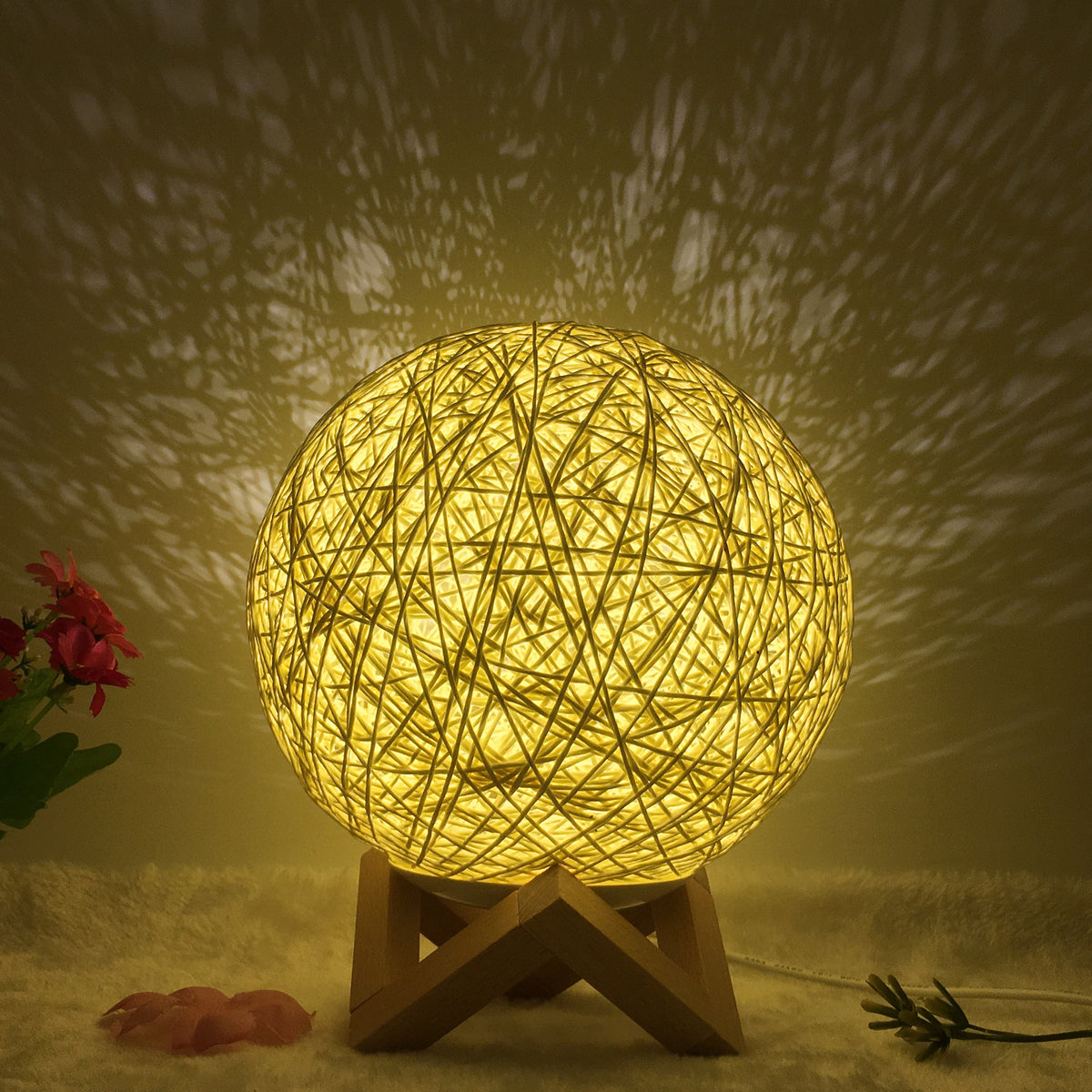 Amazon Hot Selling Creative Linen Table Lamp Novel and Unique LED Intelligent USB7 Color RGB16 Color Remote Control Rattan Ball Lamp Yellow shelf 20cm