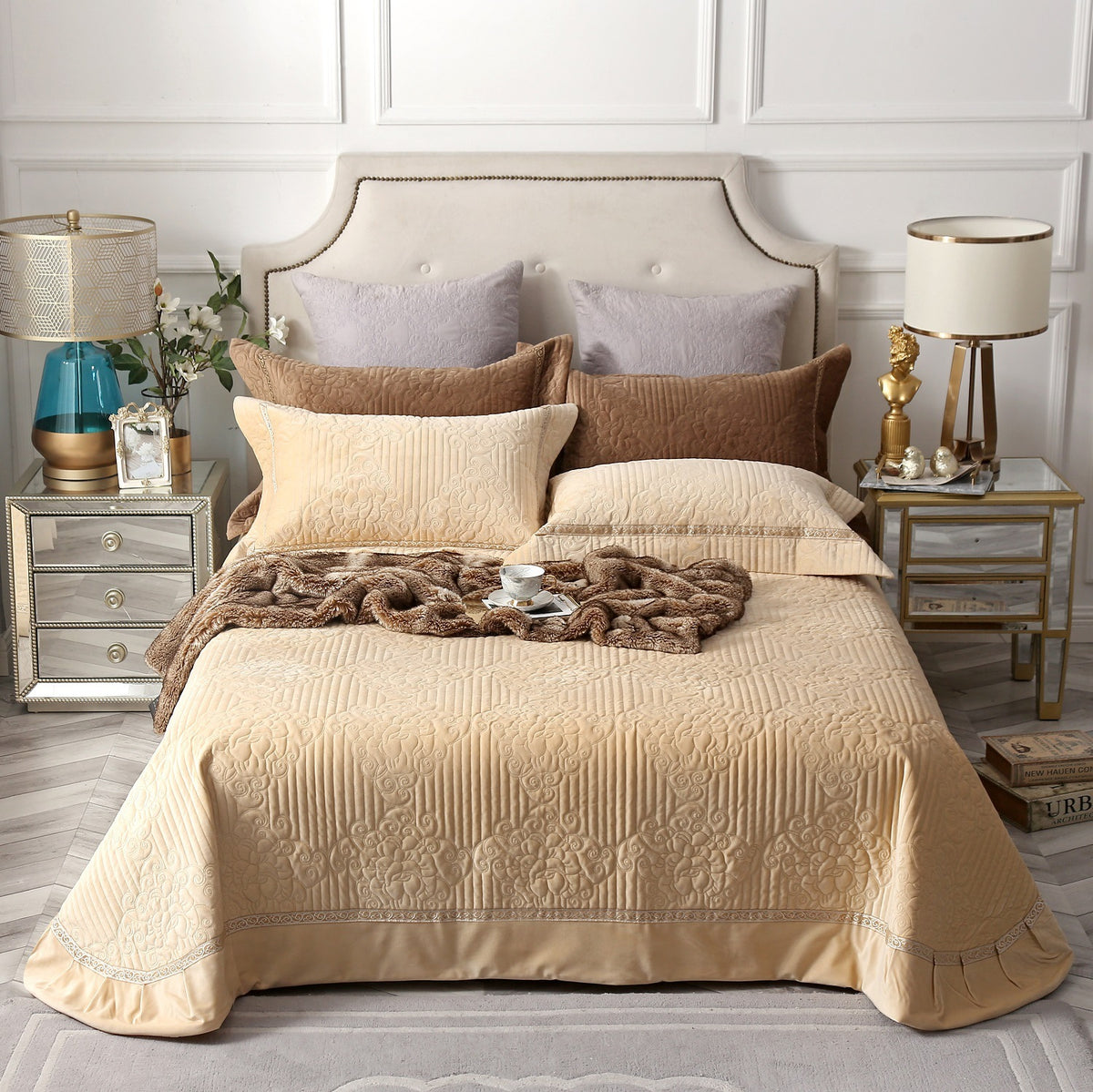 Three-piece Quilt Bed Cover Cream color 245X245cm