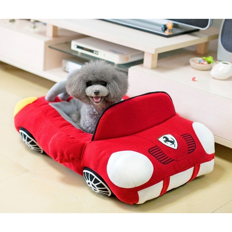 Car compartment for pet products Red