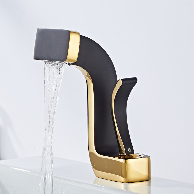 Bathroom Bathroom Vanity Vanity Sink Faucet Black and gold