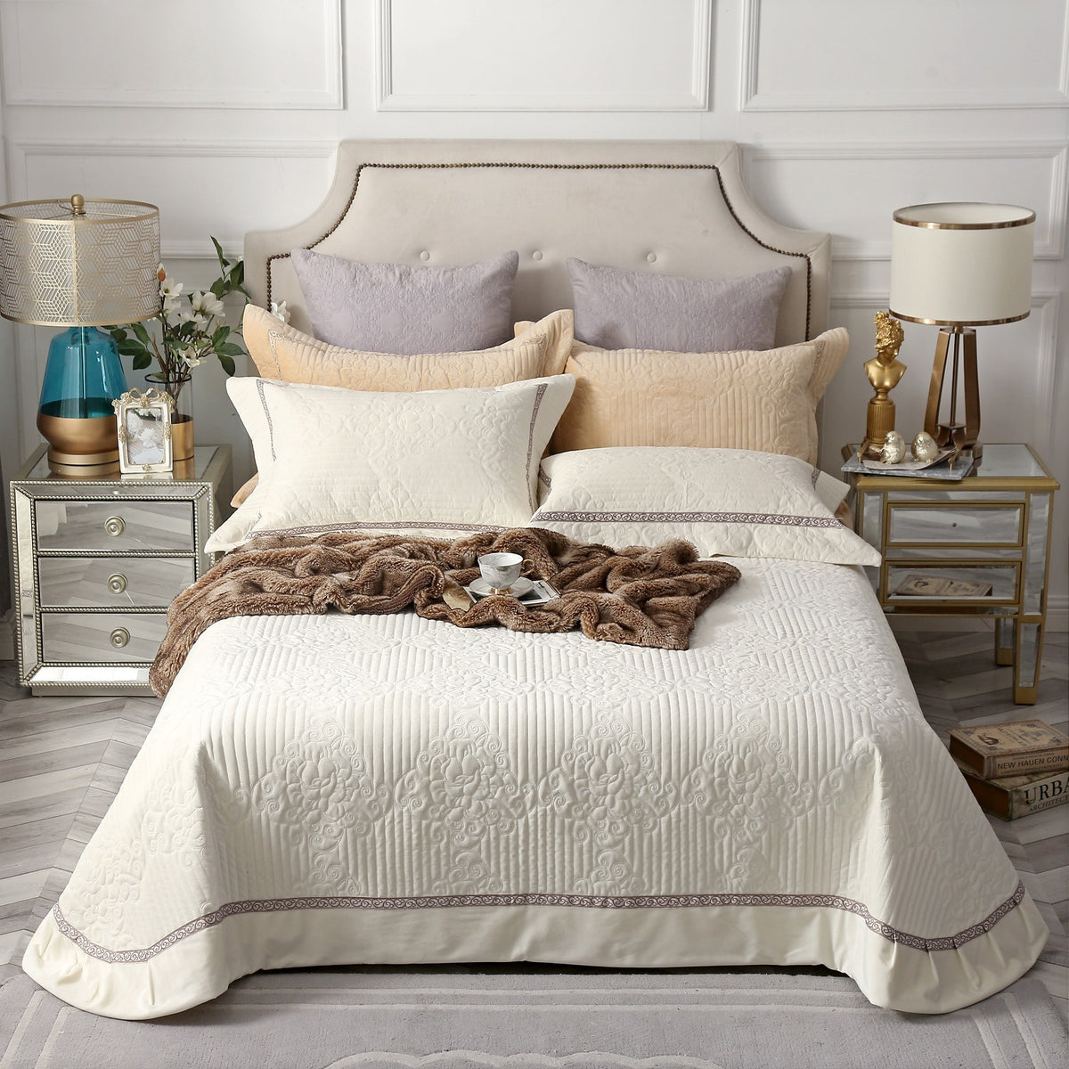 Three-piece Quilt Bed Cover Beige 245X245cm