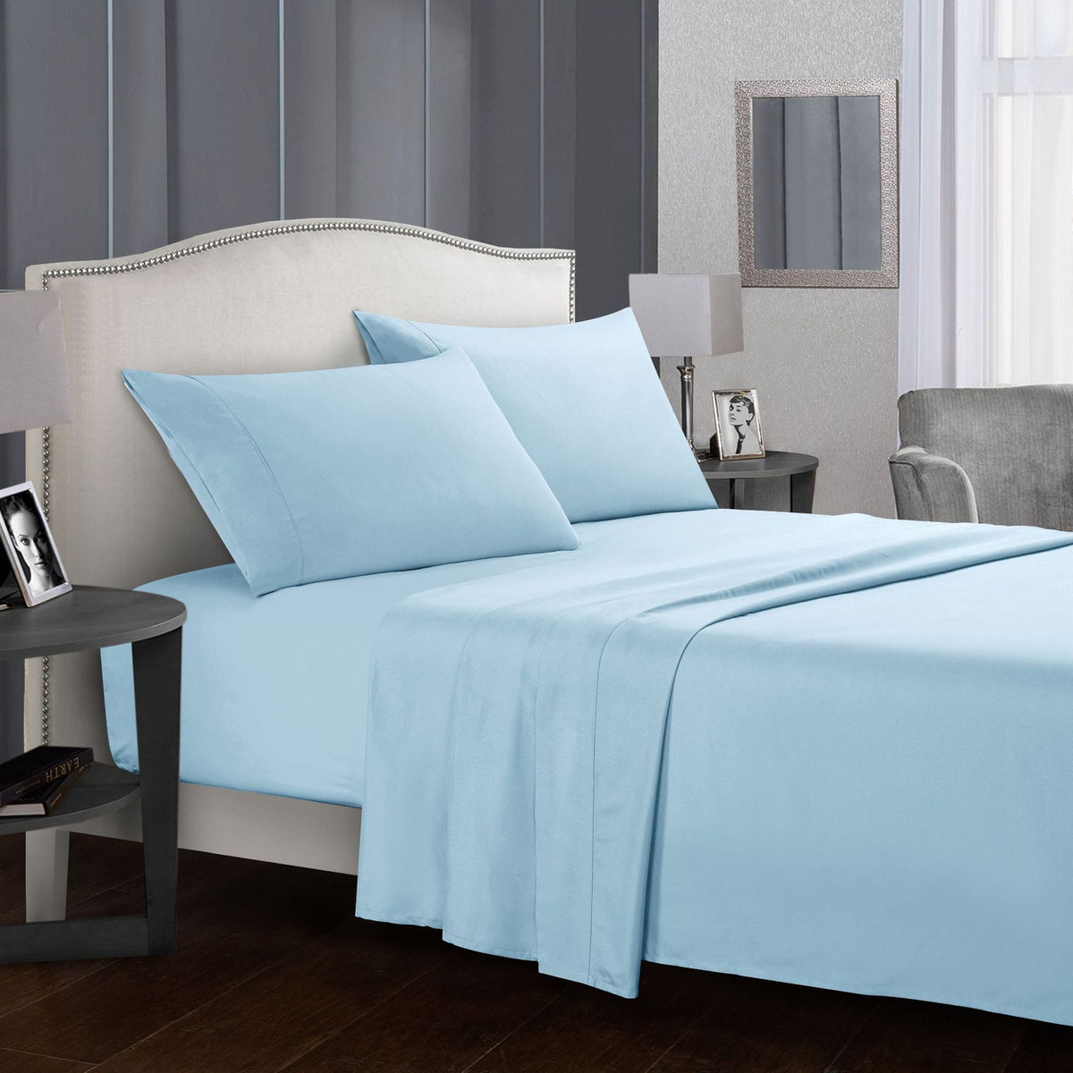Four-piece bed sheet set Light Blue