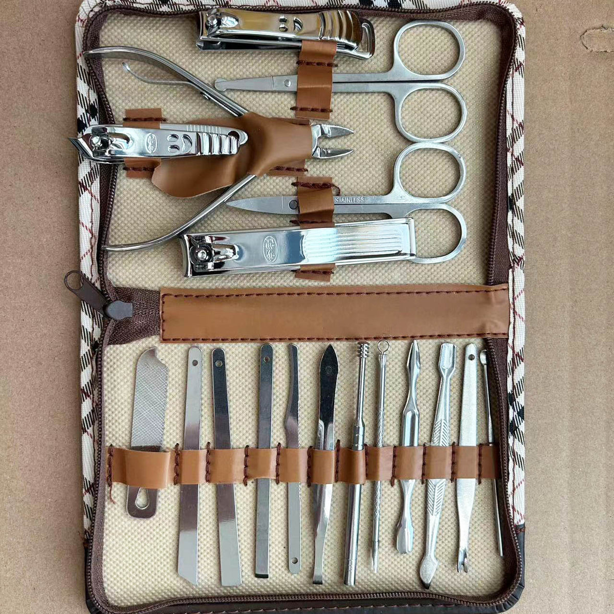 Portable Stainless Steel Nail Clippers Suit Conventional Zipper Bag 18 Pieces