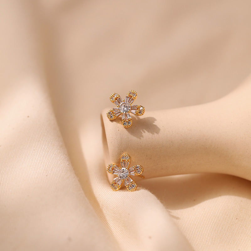 Inlaid Zircon Flower Design Simple Stud Earrings