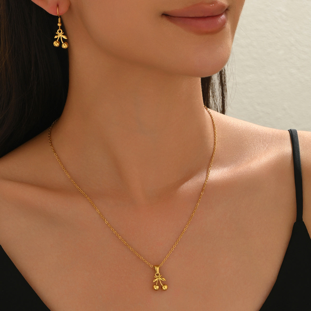 Lxalry 18K Gold Plated Cherry Mirror Jewelry Set Hypoallergenic Skin Safe Necklace Drop Earrings Never Fade Adjustable Luxury Gift For Evening Wear