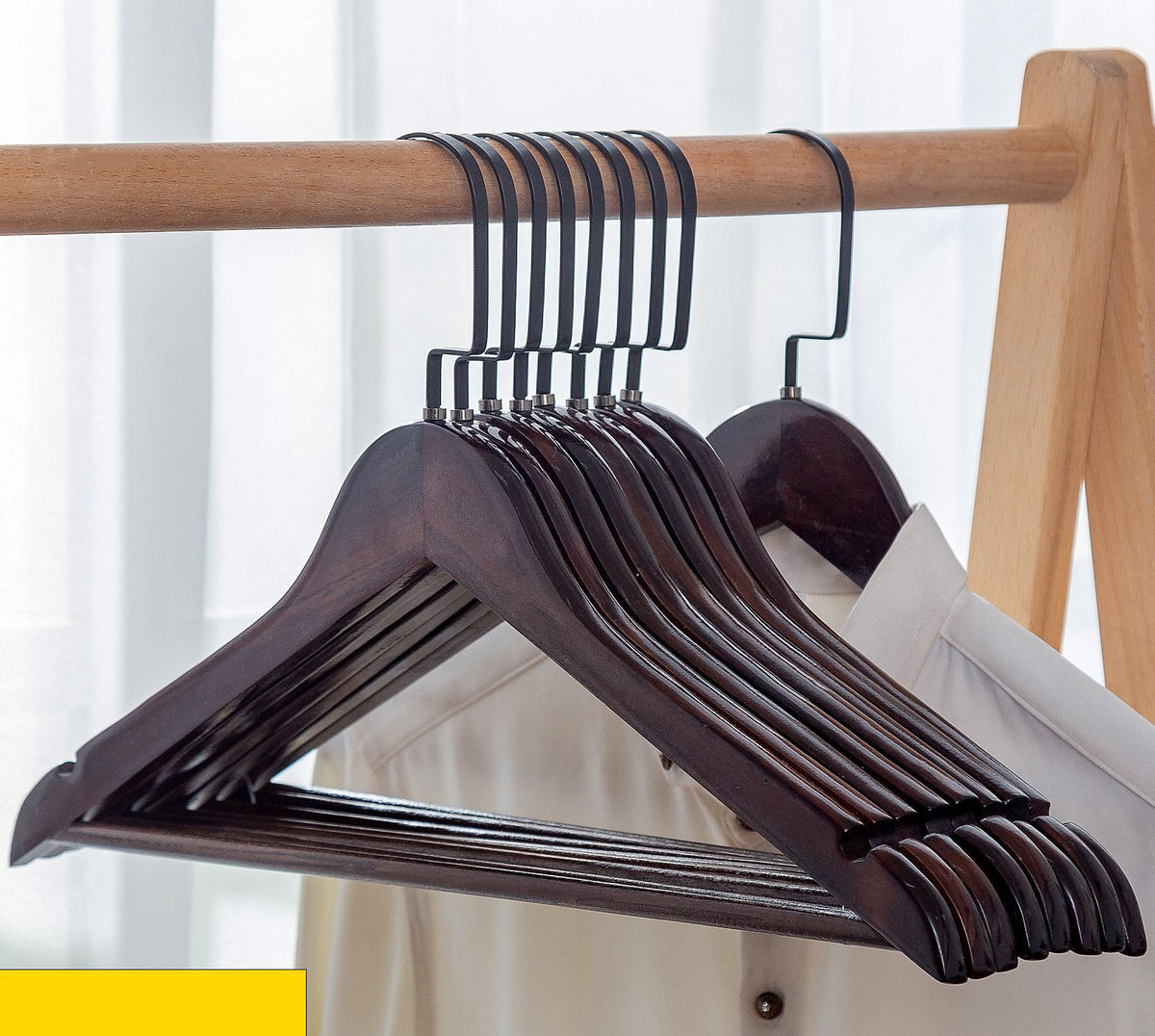 Non-marking Wooden Non-slip Hanger For Supporting Clothes I